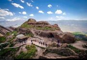 یک روز تابستانی در الموت/ «ملک‌لله» و «عاقبت خیر باد»؛ نام درهای دژ بالا و پایین الموت/ دستکندها؛ فضاهایی برای جان‌پناه‌ها