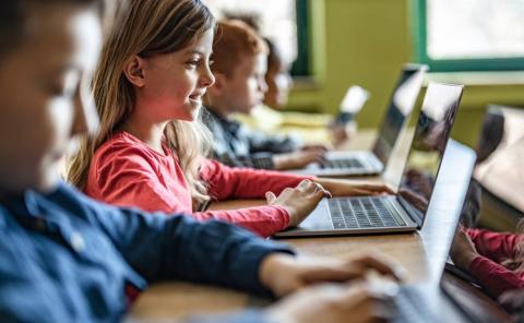 آموزش سواد هوش مصنوعی به دانش آموزان فنلاندی