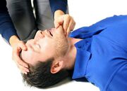 آموزش فوری کمک‌های اولیه در شرایط بحرانی/ این مهارت‌ها می‌توانند جان عزیزانتان را نجات دهند
آموزش فوری کمک‌های اولیه در شرایط بحرانی/ این مهارت‌ها می‌توانند جان عزیزانتان را نجات دهند