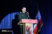 مادران و همسران شهدا از حریم ولایت نگهبانی کرده‌اند