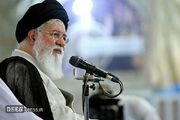 آیت‌الله علم‌الهدی: انفاق و ایثار، رمز زندگی جهادی/ شهدا و خانواده‌هایشان، برترین مصداق «البر» در قرآن هستند