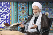 ملت ایران با ایستادگی در مقابل آمریکا درس بزرگی به دنیا داد