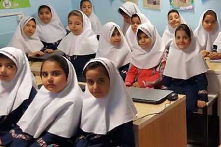 نجات کودکان از بمباران خوراکیهای رنگارنگ - اکونیوز