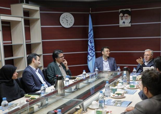 اساتید هستهای بر افزایش نقش اساتید در فعالیتهای فرهنگی تاک... -