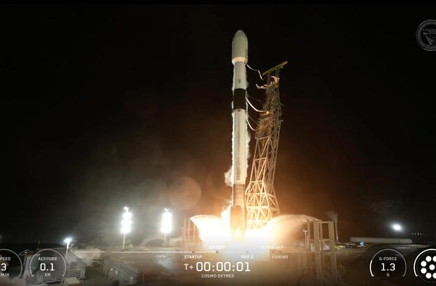 قدرتمندترین موشک جهان روی سکوی پرتاب رفت - اکونیوز