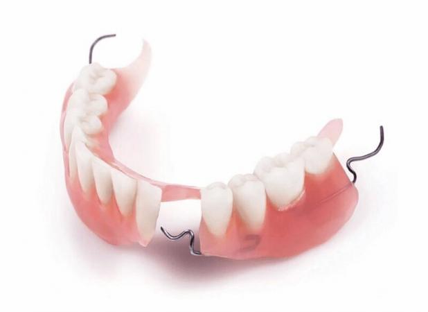 لبخندی طبیعی و زندگی‌ای دوباره با دندان‌های مصنوعی حرفه‌ای - اکون