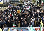 حضور پرشور مردم ماکلوان در جشن انقلاب+فیلم - اکونیوز