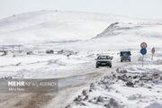 بارش برف و باران در ۱۳ محور مواصلاتی - اکونیوز