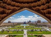 آغاز مرمت طبقه دوم میدان نقش جهان؛ تلاش مردم برای بهبود وضعی... -