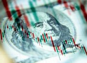 عرضه دلار در بازار اسکناسی بالا گرفت؛ قیمت دلار ۱۳۹۵ تومان ک... -