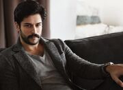 آقای بازیگر جذاب تولدش را با کریسمس جشن گرفت - اکونیوز