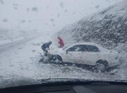 نبرد اورژانس ۱۱۵ با برف برای نجات جان بیماران در کردستان - اکونیو