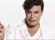 خواننده و مجری سرشناس ترکیه درگذشت - اکونیوز