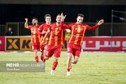 فولاد با ۳ گل سه امتیاز گرفت/ گل گهر هم به سرنوشت پرسپولیس گ... -