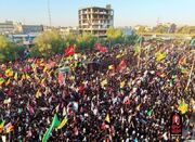 اقامه نماز بر پیکر رهبر شهید توسط حضرت آیت‌الله حکیم - اکونیوز