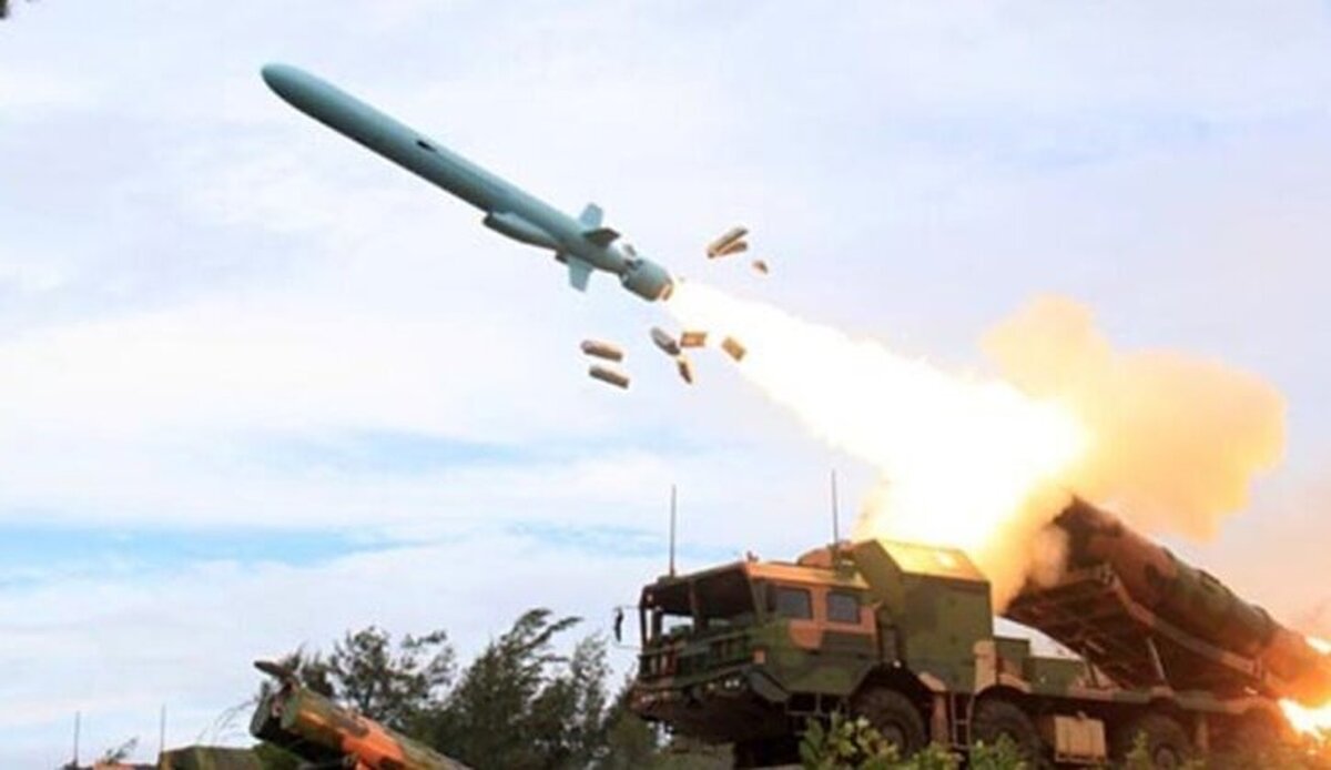 رزمایش عجیب چین/شلیک موشکهای ناشناخته در آبهای حساس+ عکس