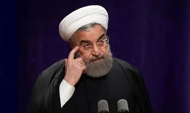 تجمع محدود مقابل منزل حسن روحانی؛ خواستار محاکمه رئیسجمهور سابق شدند