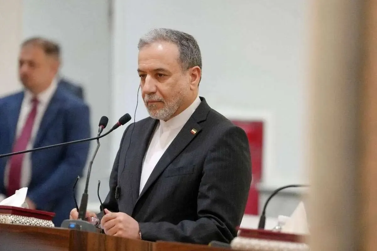 عراقچی: در صورت فراهم شدن شرایط و دور بودن فضا از فشار و تهدید، می‌توان تنگه هرمز را ظرف ۷ روز بازگشایی کرد/ مهلت ۷ روزه از لحظه‌ای آغاز می‌شود که آمریکا طرح پیشنهادی ایران را بپذیرد