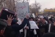 روزنامه اطلاعات: افرادی که در تجمعات چندنفره خواستار اعدام اعضای دولت پزشکیان می‌شوند، همراه با اسرائیل هستند/ آنها حتی نگذاشتند دولت رئیسی مذاکره کند