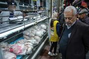 دبیرکل فدراسیون طیور: احتمال افزایش قیمت مرغ تا آستانه ۴۰۰ هزار تومان در روزهای منتهی به ماه محرم/ بخشی از واحدهای کوچک پرورش مرغ گوشتی به دلیل مشکلات شدید نقدینگی، تعطیل شده‌اند/ با توجه به اینکه مصرف حدود ۲۵ تا ۳۰ درصد کاهش یافته، تولید نیز تقریبا به همان میزان افت کرده