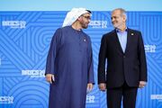 امارات قرار است مجموعاً ۱۰ یا ۲۰ میلیارد دلار از پول‌های ایران را آزاد کند که بیش از ۳ میلیارد دلار آن قبلاً تحویل شده / این اقدام در ازای توقف حملات ایران به امارات اعلام می‌شود اما این حرکت راهی برای حل مناقشه میان آمریکا و ایران بدون رد شدن از خط قرمز طرفین است، یعنی واشنگتن می‌تواند بگوید چیزی نپرداخته