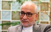مردم ایران بین حاکمیت و کشورشان فاصله قائلند و در جنگ از ایران دفاع کردند؛ یک حکومت نمی‌تواند با عامه و اکثریت مردم دچار شکاف شود، نظام مثل کشتی نوح است تکثر زیاد است اما نمی‌توان با بخش زیادی درگیر بود