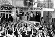 میثاق زمین و ولایت آسمان: خوانشی فلسفی از نظریۀ دولت نزد «امام خمینی» در برابر الگوی غربیِ دربند