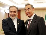 عراقچی: مسئولیت اجرای کامل و حسن اجرای مفاد این تفاهم، به‌ویژه در زمینه پایان دادن به جنگ در تمامی جبهه‌ها، بر عهده ایالات متحده آمریکاست / امیدوارم ایران و چین بتوانند از فرصت‌های این تفاهم نامه برای توسعه روابط خود به ویژه در حوزه‌های انرژی و اقتصادی بهره‌مند شوند
