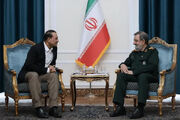 ادعای الحدث: عاصم منیر به ایران پیشنهاد توقف محاصره دریایی و لغو تحریم‌ها را بر اساس یادداشت تفاهم، ارائه کرده/ واشنگتن در ازای توقف حملات گروه‌های طرفدار تهران، این پیشنهاد را مطرح کرده/ دیداری میان نخست‌وزیر پاکستان و پزشکیان روز دوشنبه برگزار می‌شود