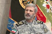 فرمانده کل ارتش: نیروهای مسلح با اقتدار در برابر دشمنان ایستاده‌اند/ موشک‌ها و پهپادهای نیروهای مسلح تا آخرین لحظه با شدت هر چه تمام‌تر به سمت دشمنان