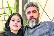 گزارش روزنامه اعتماد از جزييات جديد قتل دختر ۱۴ ساله / پدر آتنا: مظنون اول ساعت ۹ شب پاسخ تلفن آتنا را داده و گفته گوشی در ماشین جامانده