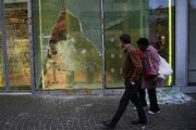 خسارت گسترده به فروشگاه‌های خرده‌فروشی در سراسر فرانسه / ۳۰۰۰ مغازه توسط معترضان آسیب دیدند