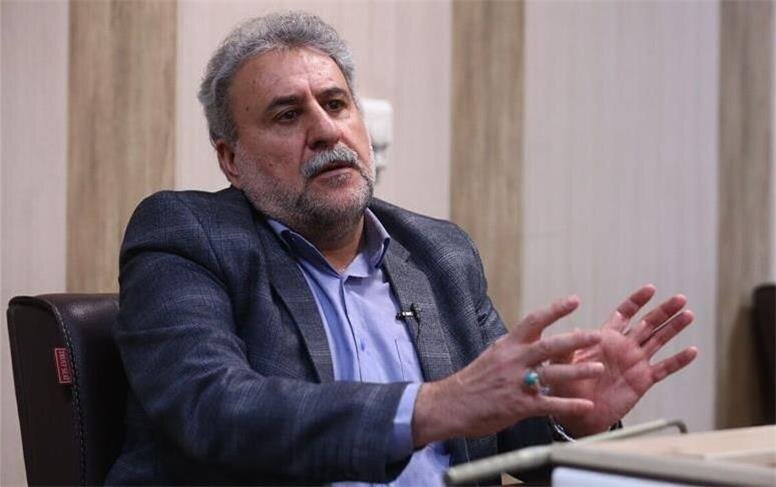 فلاحت پیشه: پزشکیان باید با ترامپ مذاکره کند