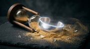 عمر نقره چند سال است؟ راهنمای ماندگاری، خوردگی و نگهداری نقره
