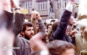 عکس علی پروین و محمد مایلی‌کهن در راهپیمایی +داستان فوتبالیست‌های انقلابی