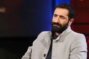 شعار نویسی روی دیوار خانه ایمان صفا