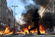 فرانسه در کشاکش آشوب و اعتراض؛ مکرون در محاصره نارضایتی‌ها