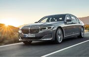 (ویدئو) برخورد وحشتناک BMW آخرین مدل با تیر برق