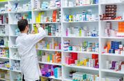 هشدار درباره بحران نقدینگی در زنجیره تأمین دارو/ قفسه‌های دارو در حال خالی‌شدن