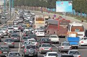 ترافیک سنگین در محورهای منتهی به تهران/ بارش و مه‌گرفتگی در جاده‌های شمالی