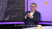 هیچ‌کس در ایران خائن و وطن فروش نیست/ در جامعه توسعه‌یافته فقط ۱۶ تا ۱۷ درصد مردم درگیر سیاست‌اند/ اگر ۵۰ درصد جامعه درگیر سیاست باشند، باید به ویروس سیاست مشکوک شد/سرنوشت ما را دو عامل تعیین می‌کنند؛ ژنتیک و سیاستمداران