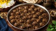 طرز تهیه خورشت داود پاشا؛ غذای ترکی با طعم ملس رب انار و کوفته‌های قلقلی