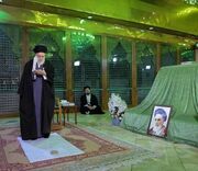 صبح امروز؛ حضور رهبر انقلاب در حرم امام (ره) در آستانه دهه فجر