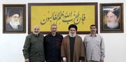 تصویری از فرماندهان هوافضای سپاه در کنار شهید نصرالله