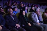 مدیرکل فرهنگ و ارشاد اسلامی لرستان به تماشای نمایش «خرچنگ‌ها» نشست