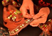 آنچه از «کار زنان» در آمار دیده نمی‌شود