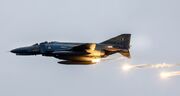 چرا F-16 با وجود سرعت کمتر از F-4E همچنان جنگنده برتر محسوب می‌شود؟