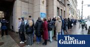 Russians form long queues at polling stations in ‘noon against Putin’ protest