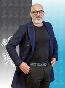 یکی از مردان زیر بازارچه