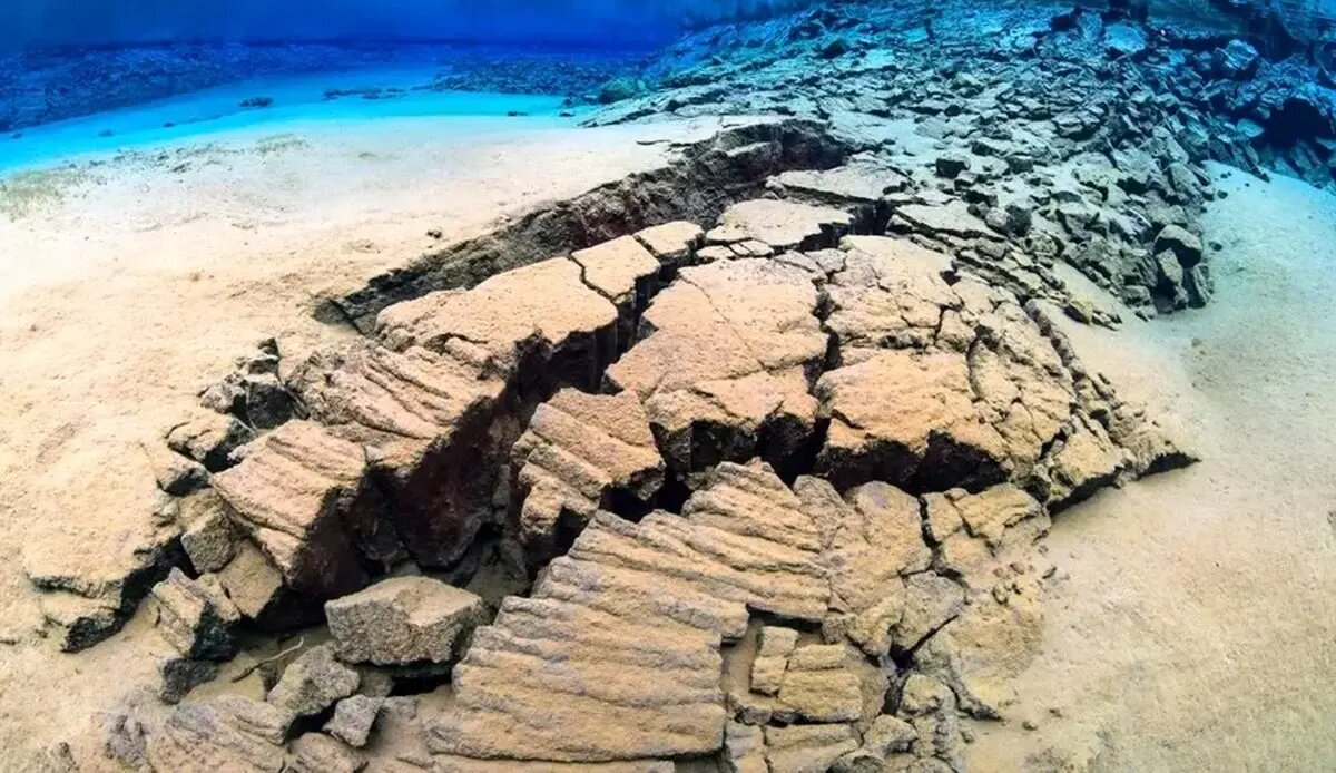 موجودات اسرارآمیزی که میلیون‌ها سال است در اعماق زمین به خواب رفته‌اند!